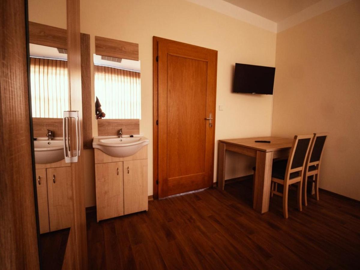Pyramida Broumov Aparthotel Ngoại thất bức ảnh